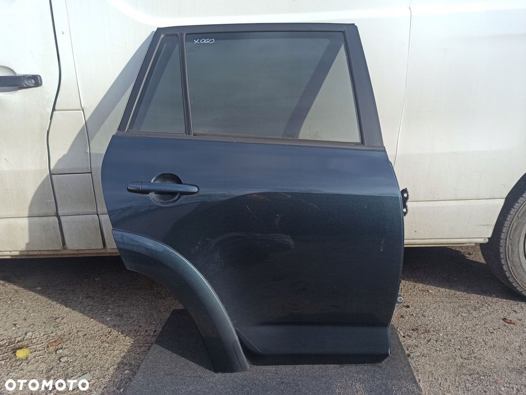 Drzwi prawy tył kompletne TOYOTA RAV4 III 6T3 06-13 - 1