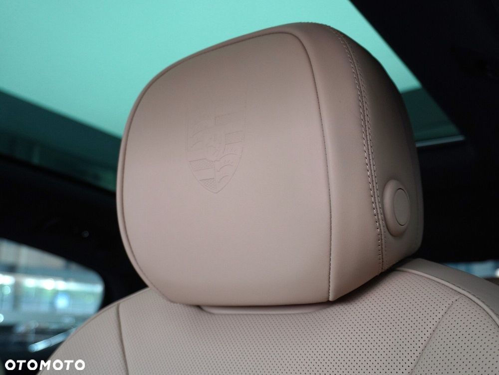 Porsche Cayenne E-Hybrid PHEV Black Edition - 26
