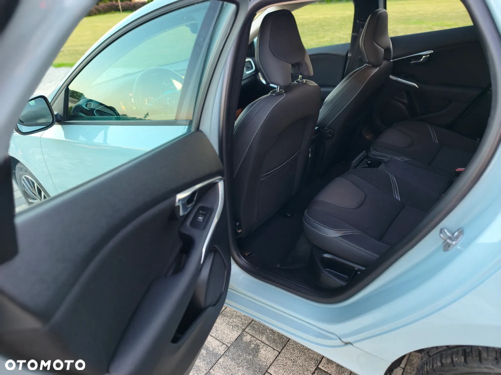 Volvo V40 D2 Drive-E Momentum - 18