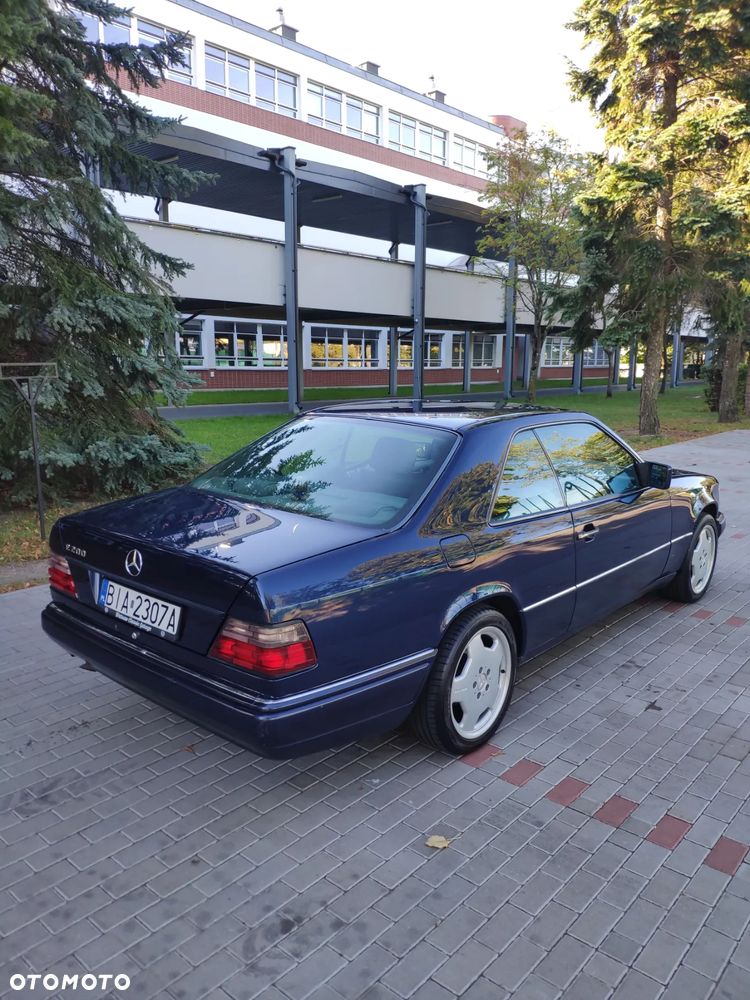 Mercedes-Benz Klasa E ver-200 - 5