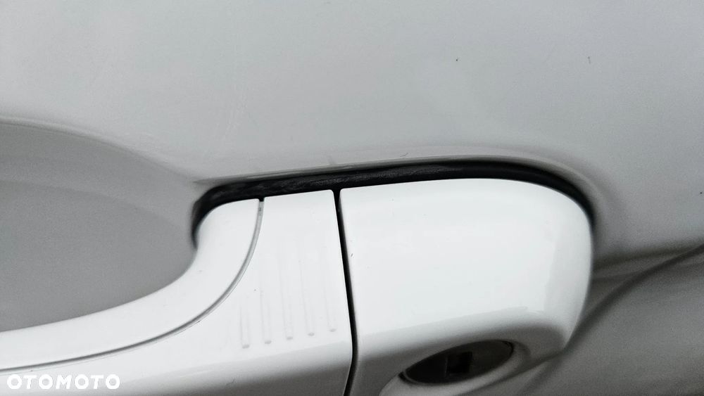 BMW Seria 3 320d xDrive Edition M Sport Shadow - 12