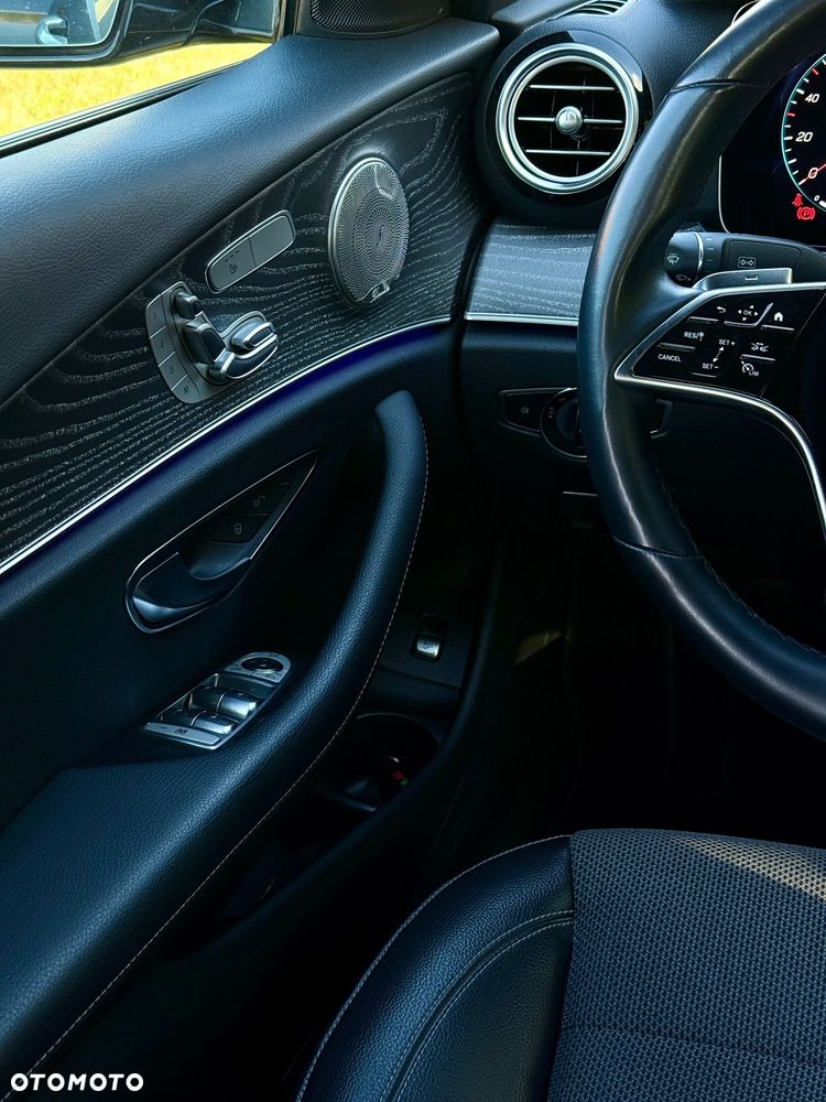 Mercedes-Benz Klasa E 300 d 4-Matic Avantgarde - 17
