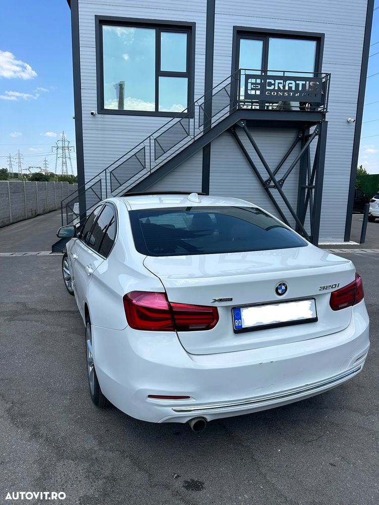 BMW Seria 3 320i xDrive AT - 9