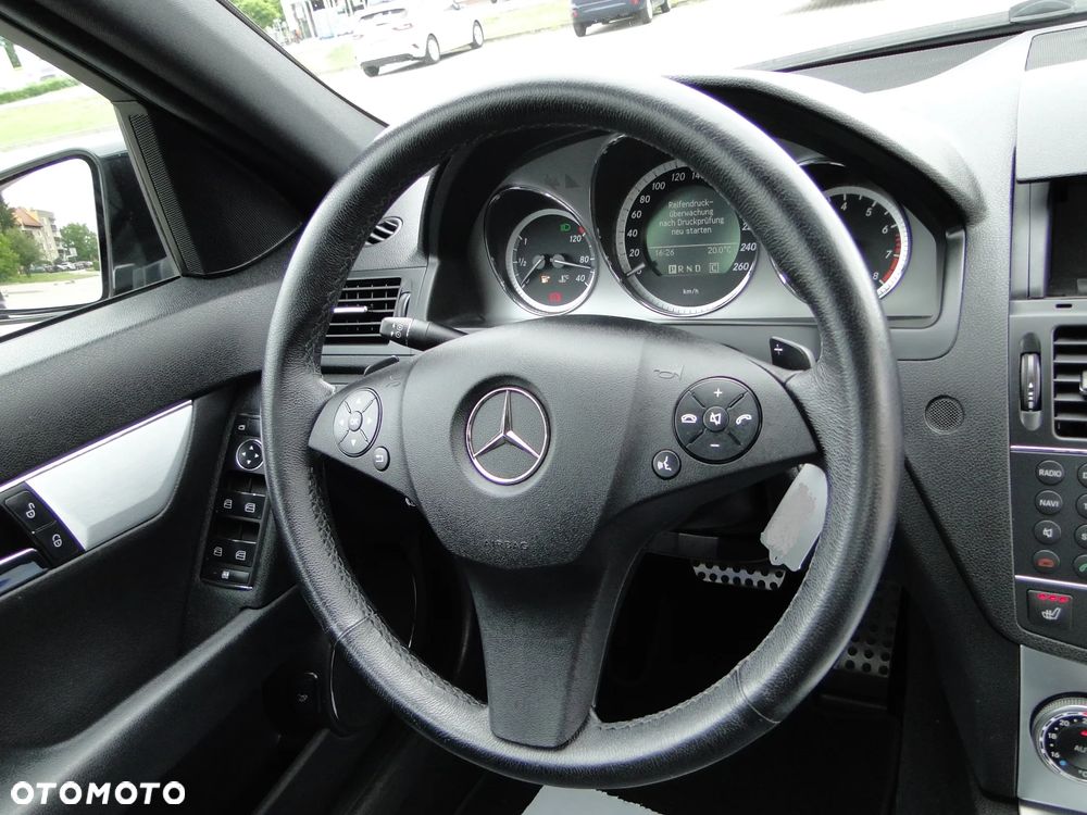 Mercedes-Benz Klasa C 200 7G-TRONIC Avantgarde Edition - 35