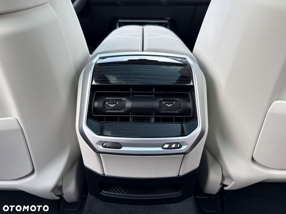 BMW Seria 7 - 27