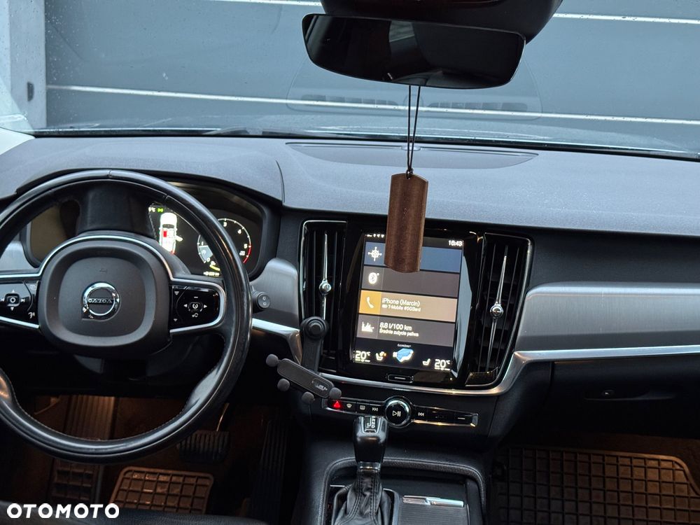 Volvo V90 D4 Geartronic Momentum Pro - 11