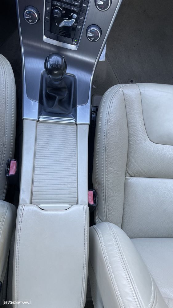 Volvo S60 2.0 D3 Momentum - 23