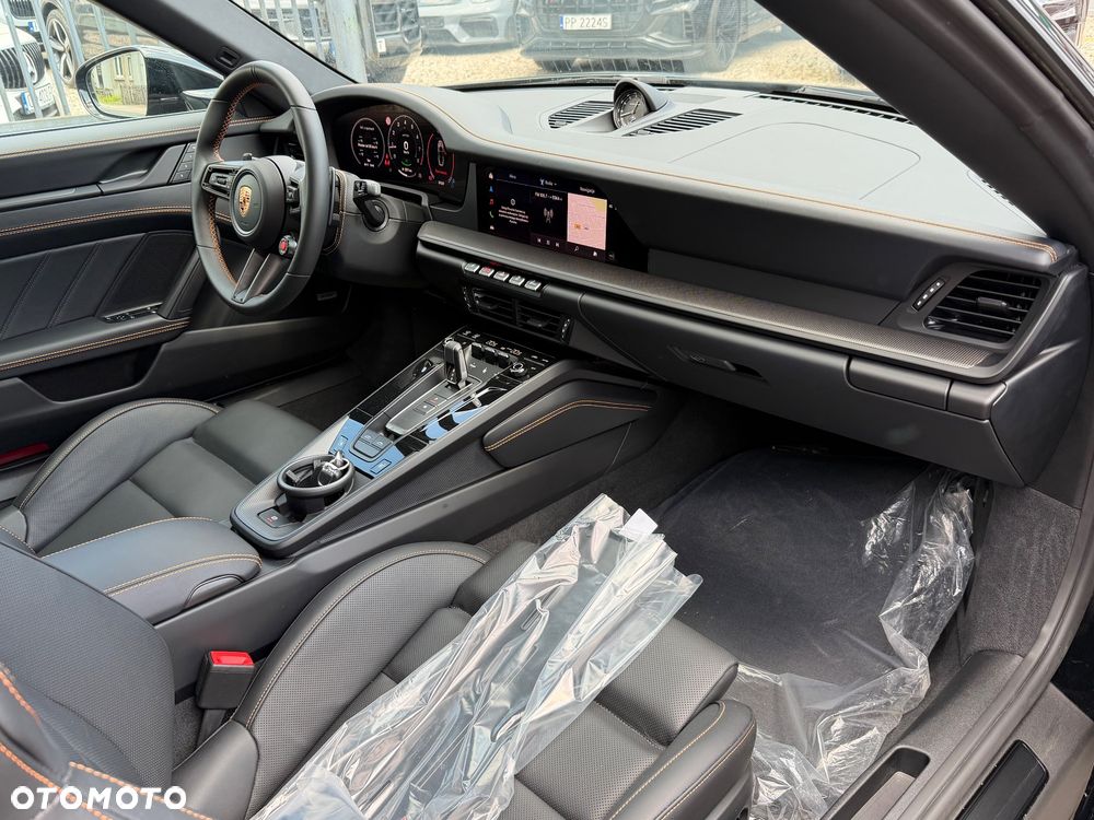 Porsche 911 Targa 4 GTS PDK - 38