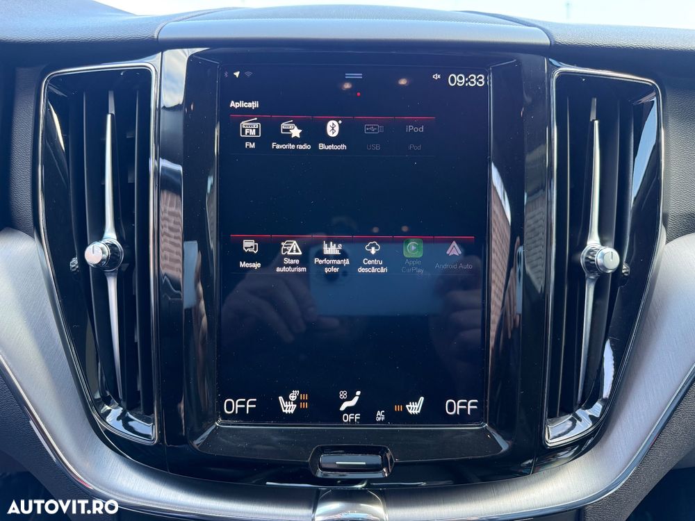 Volvo XC 60 B4 MHEV AWD Momentum Pro - 27