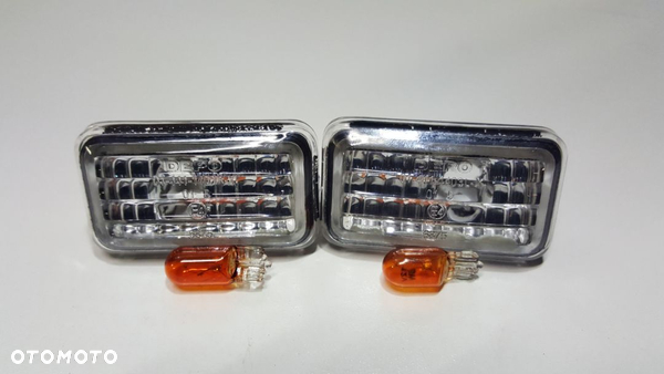 MIGACZ BOCZNY BIAŁY NOWE LE,PR AUDI A2-A3 00- ,AUDI A4-A6 01/97-> oe 4B0949127