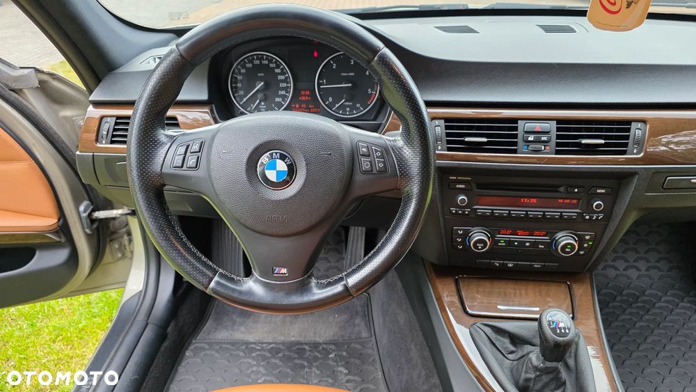 BMW Seria 3 318d - 29