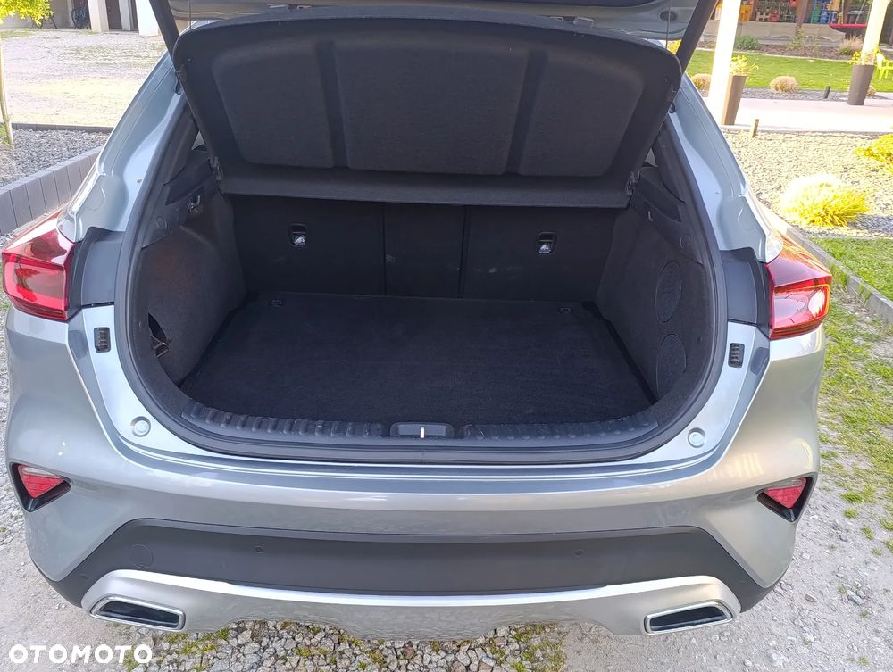 Kia XCeed - 10