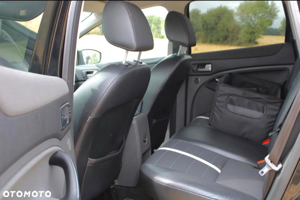 Ford Kuga 2.0 TDCi 4x4 Titanium - 10
