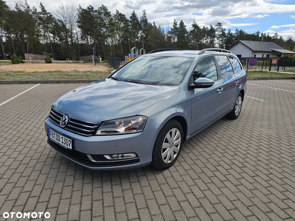 Volkswagen Passat - 1
