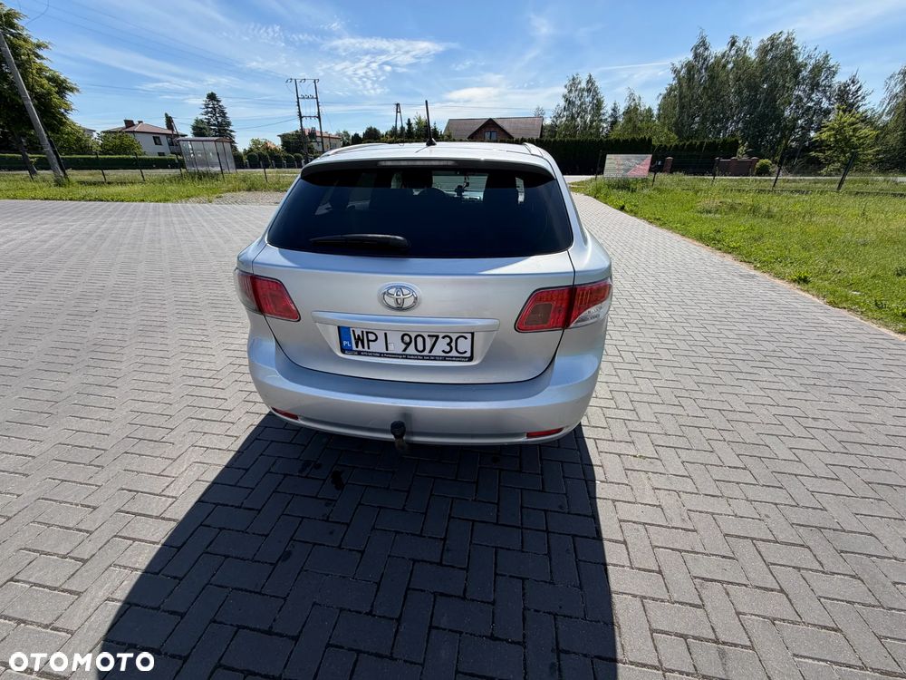 Toyota Avensis 1.8 Sol plus NAVI - 10