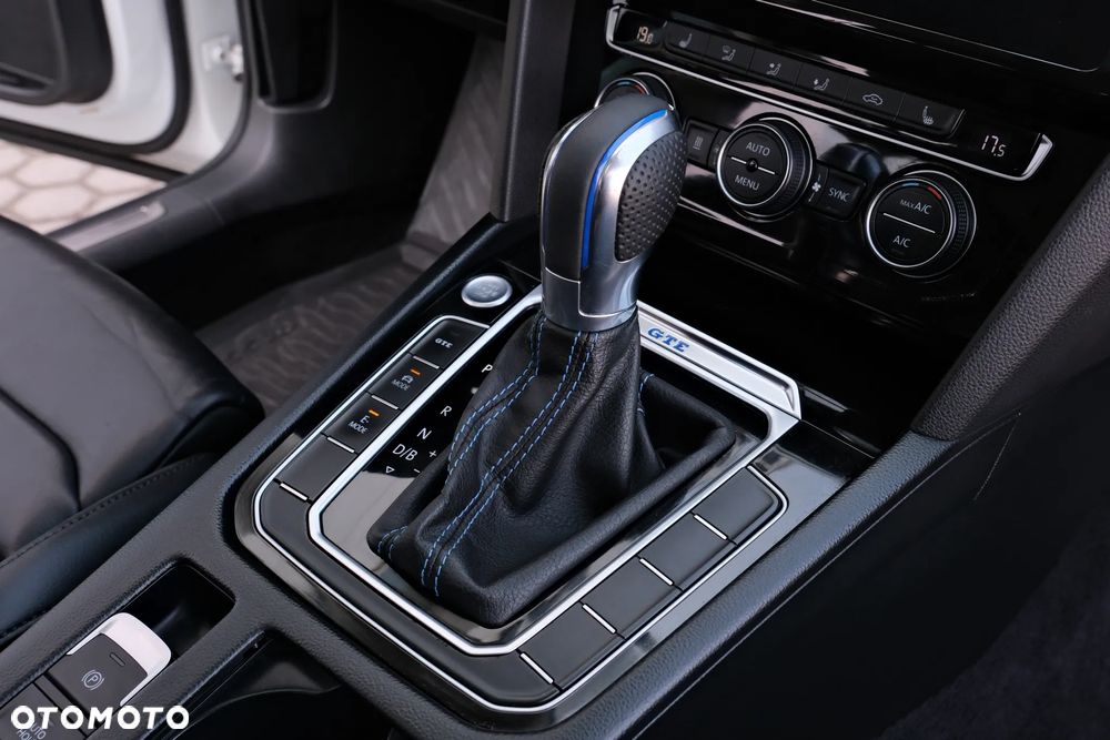 Volkswagen Passat - 38