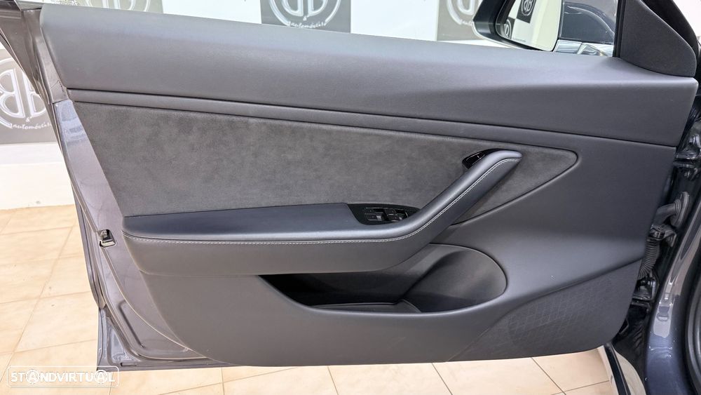 Tesla Model 3 Long Range AWD Dual Motor - 19