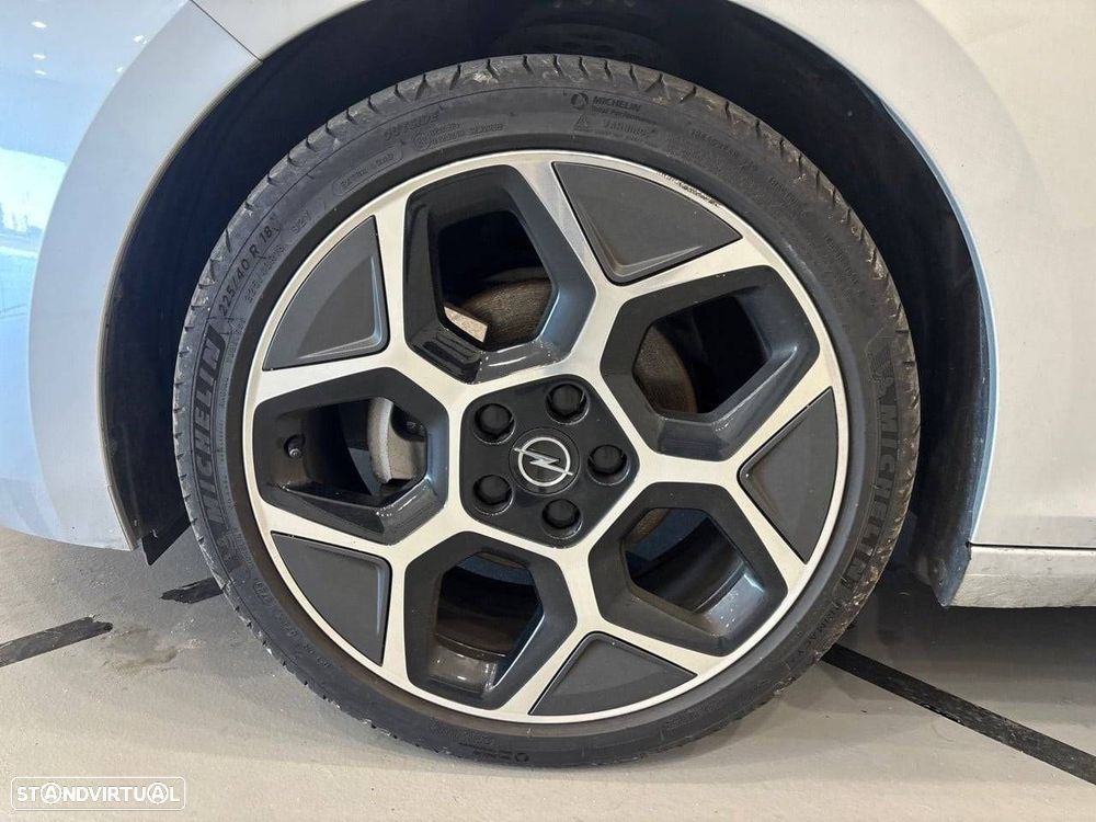 Opel Astra 1.2 T GS Aut. - 11