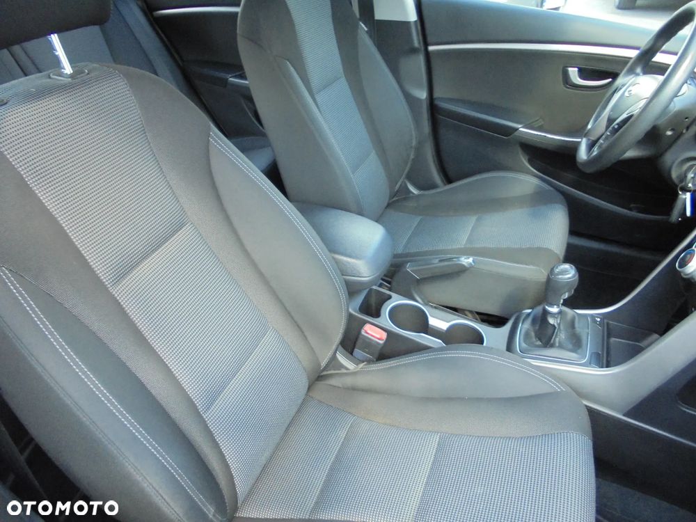 Hyundai i30 1.4 Comfort - 12