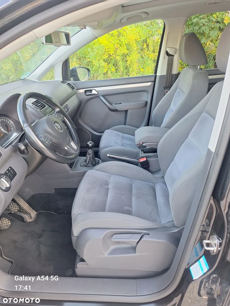 Volkswagen Touran 1.6 TDI DPF BlueMotion Technology Highline - 15