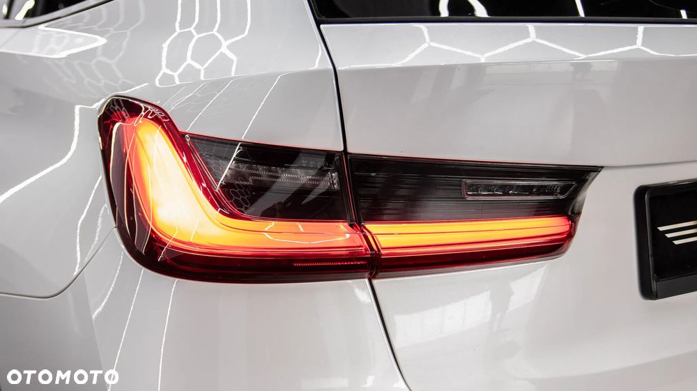 BMW Seria 3 318d Sport Line - 10