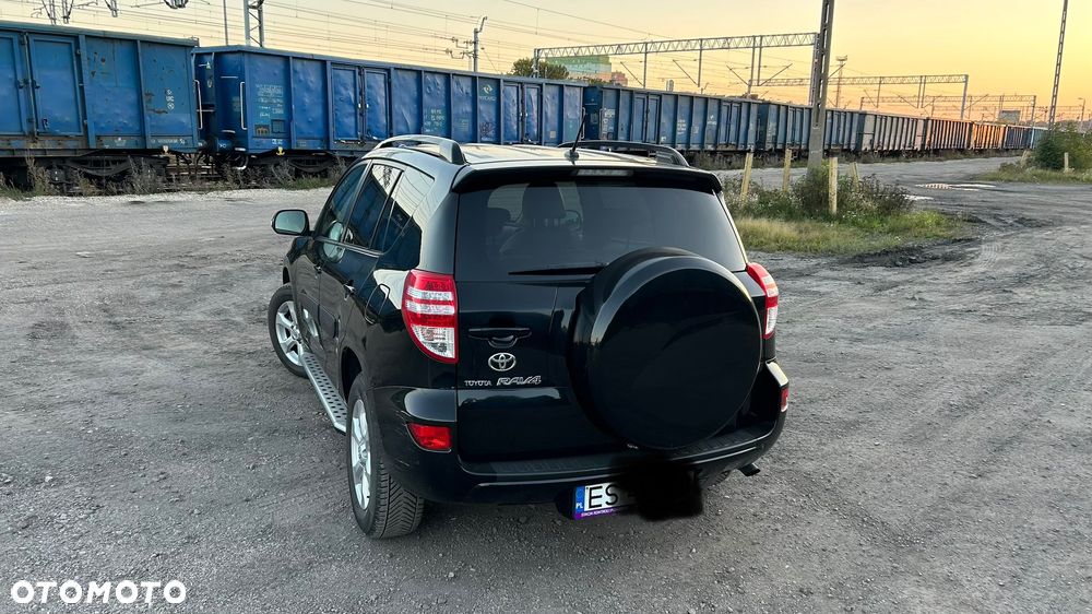 Toyota RAV4 - 6