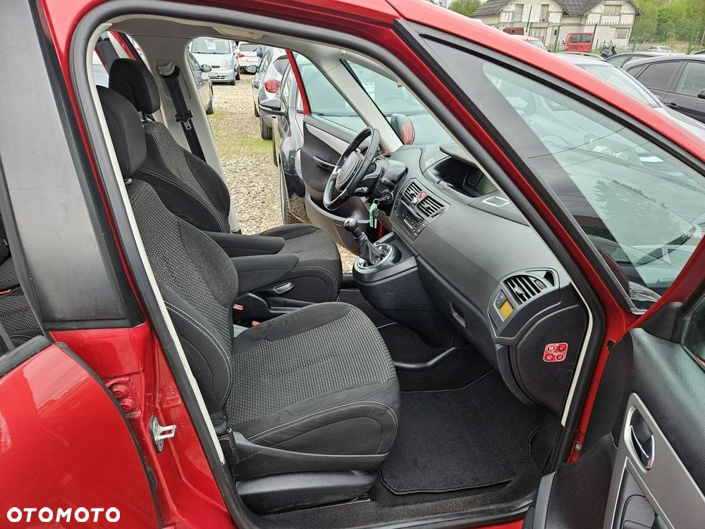 Citroën C4 Picasso - 10