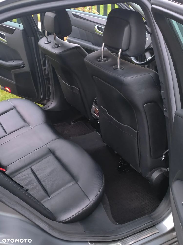 Mercedes-Benz Klasa E 300 CDI DPF BlueEFFICIENCY 7G-TRONIC Avantgarde - 9