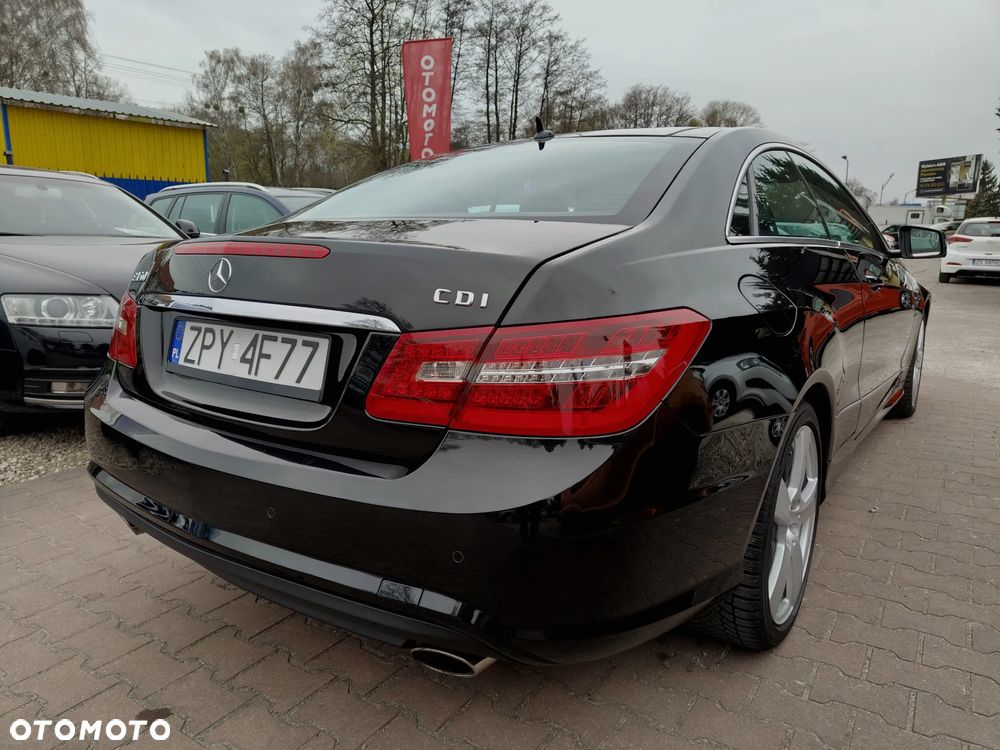 Mercedes-Benz Klasa E 350 CDI DPF BlueEFFICIENCY 7G-TRONIC Elegance - 11