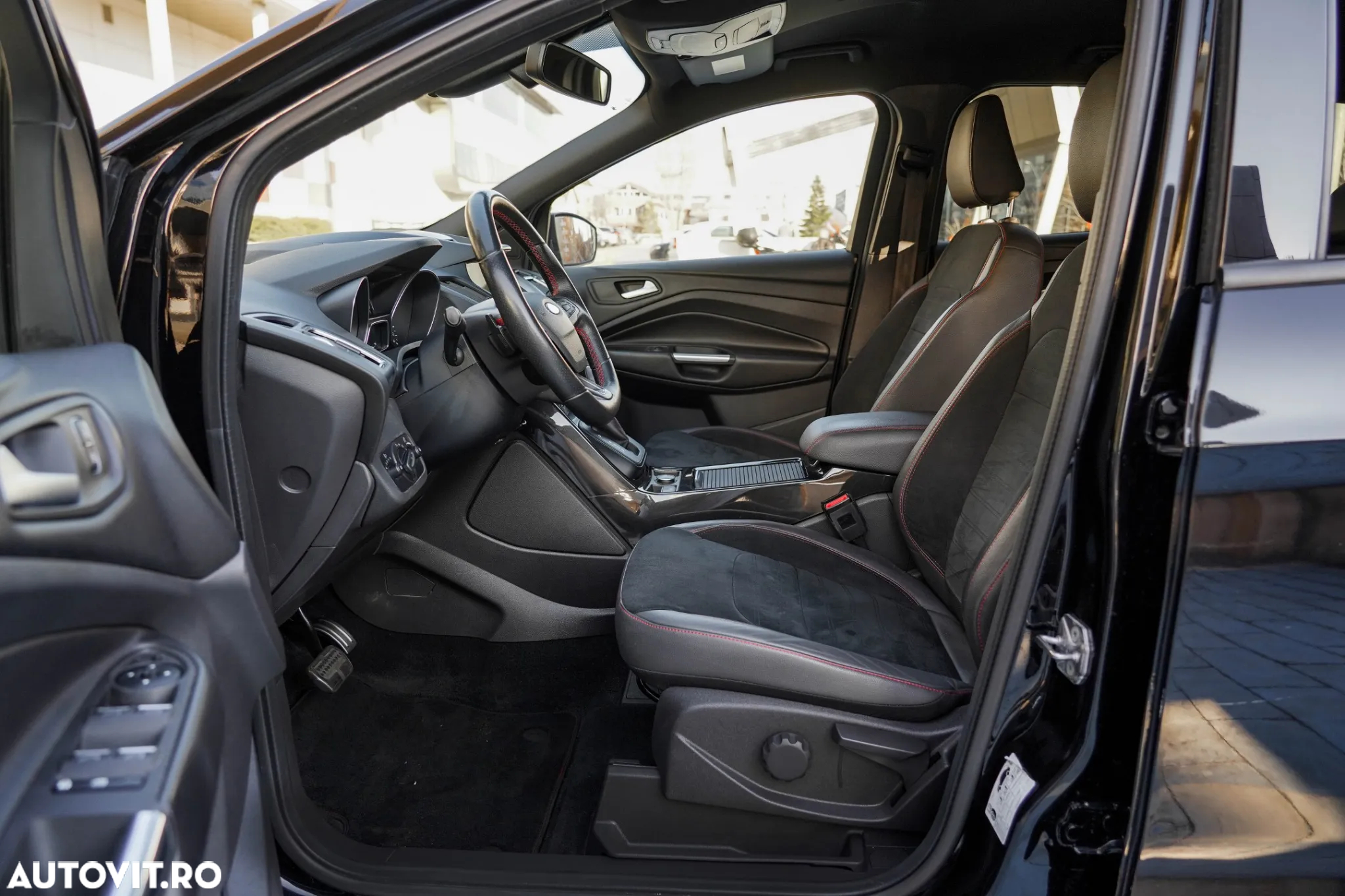 Ford Kuga 2.0 TDCi 4x4 Aut. ST-Line - 6