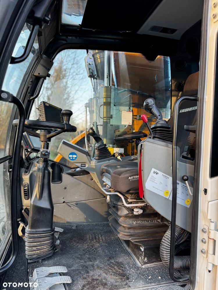 Liebherr A918 Compact - 11