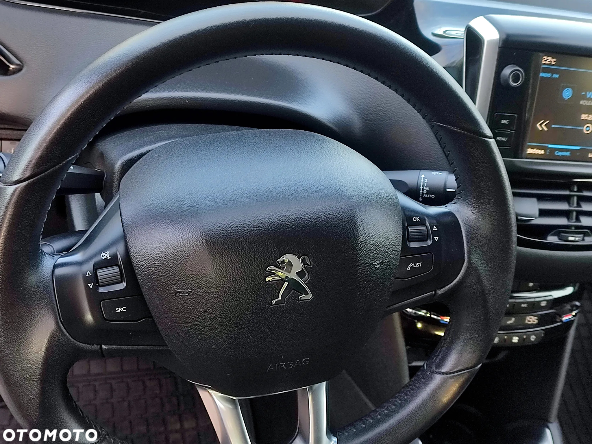 Peugeot 208 - 21