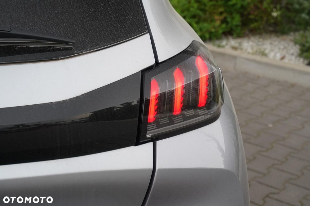 Peugeot 208 1.2 mHEV Allure - 27