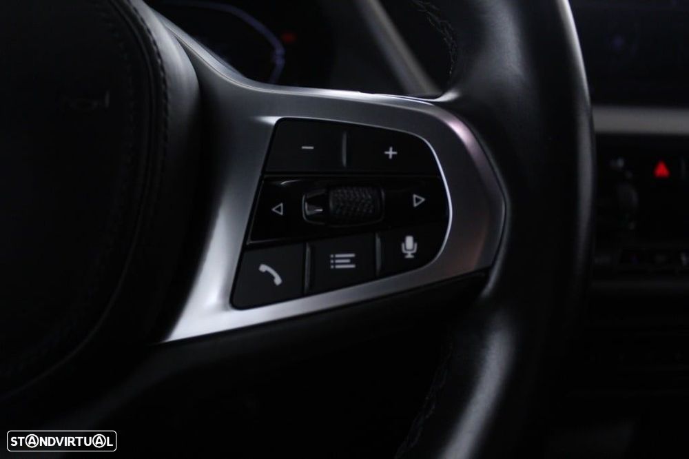 BMW 116 d Pack Desportivo M Auto - 23