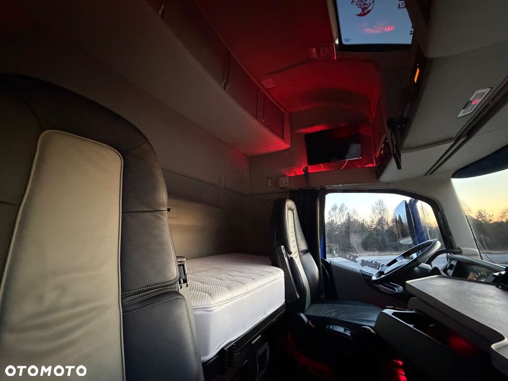Volvo FH16 750 Show Truck tuning perfekcyjny stan pełna opcja XL - 32