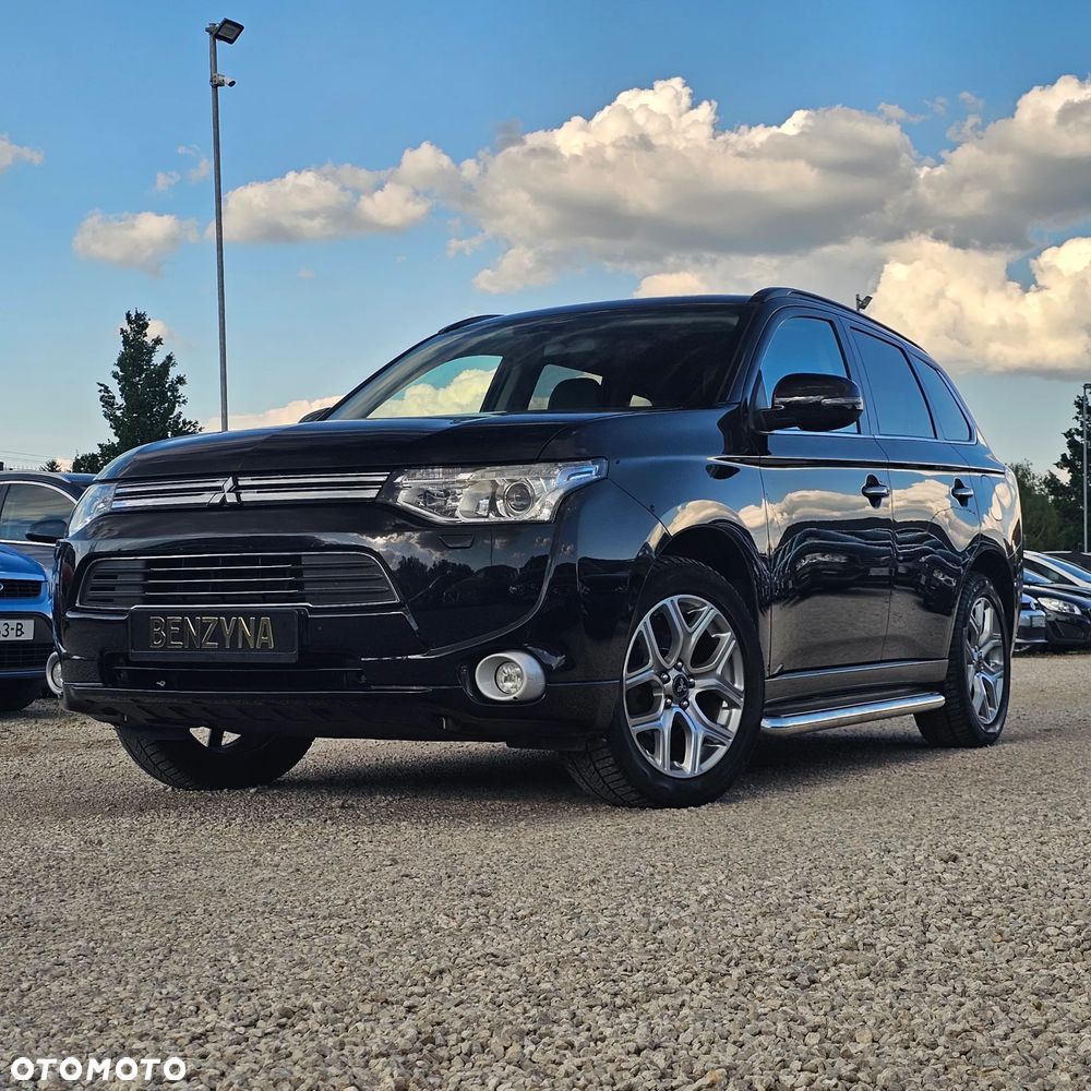 Mitsubishi Outlander - 2
