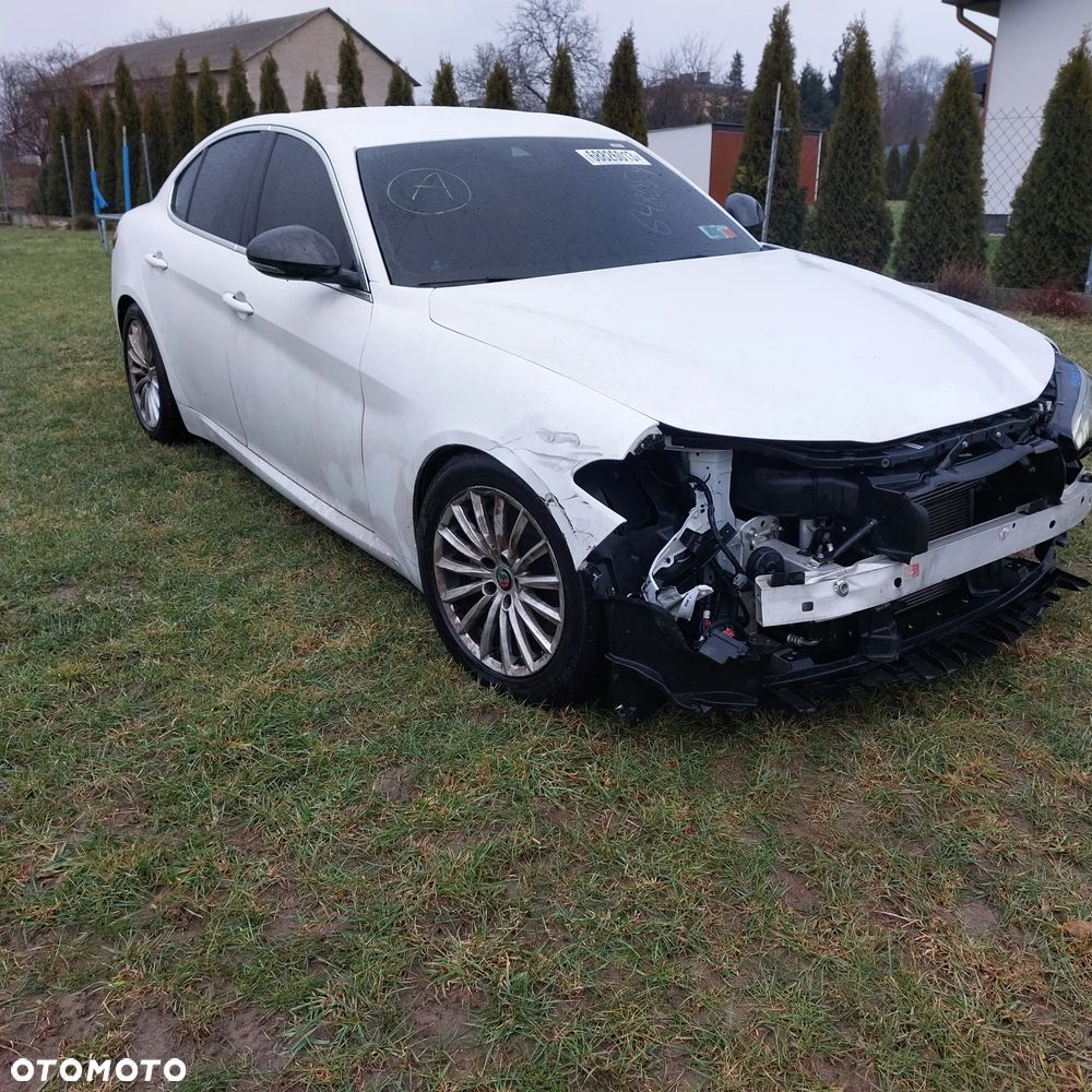 Alfa Romeo Giulia 2.0 Turbo TI Q4 - 11