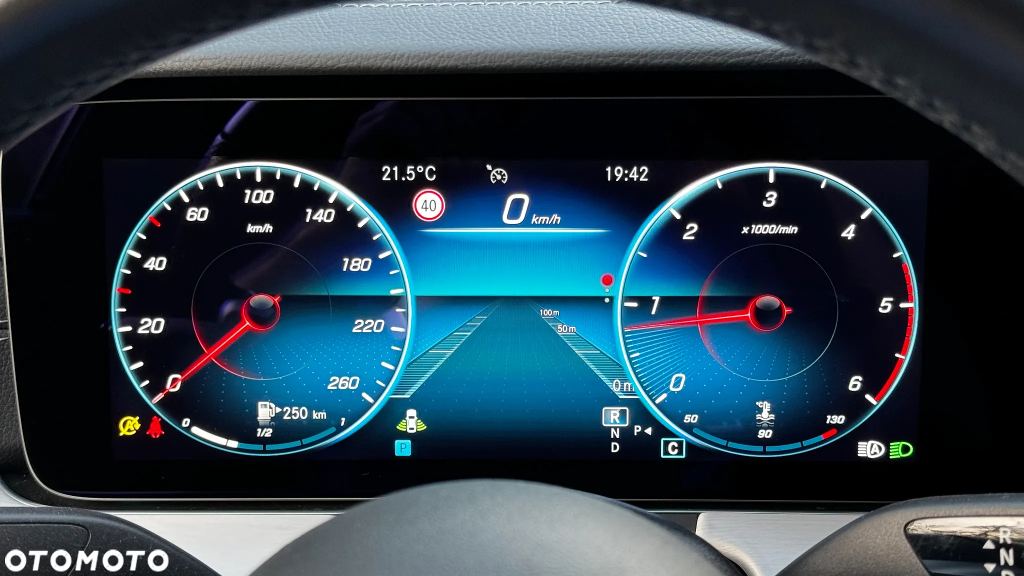 Mercedes-Benz Klasa E 220 d 4-Matic AMG - 27