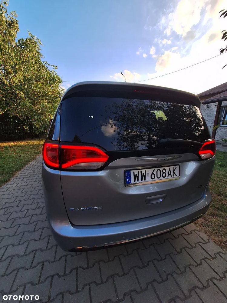 Chrysler Pacifica - 6