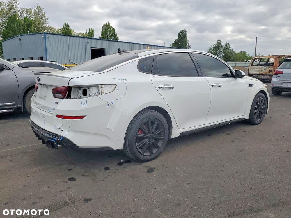 Kia Optima - 4