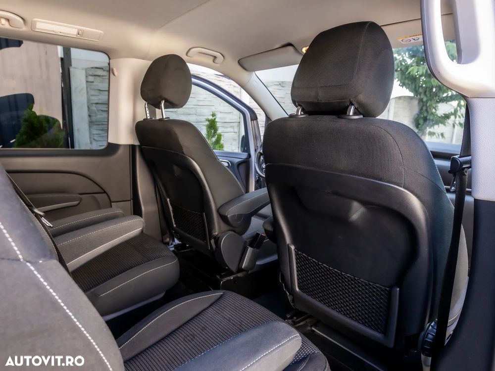 Mercedes-Benz V 220 d Extralang 9G-TRONIC Avantgarde - 14
