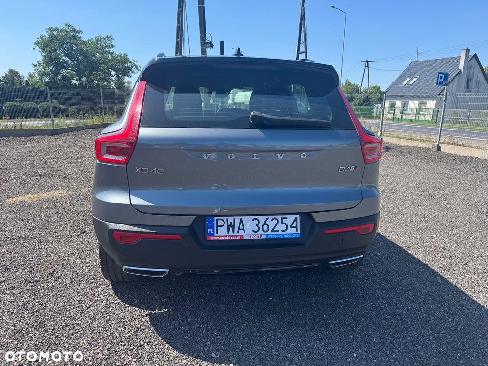 Volvo XC 40 D4 AWD R-Design - 9