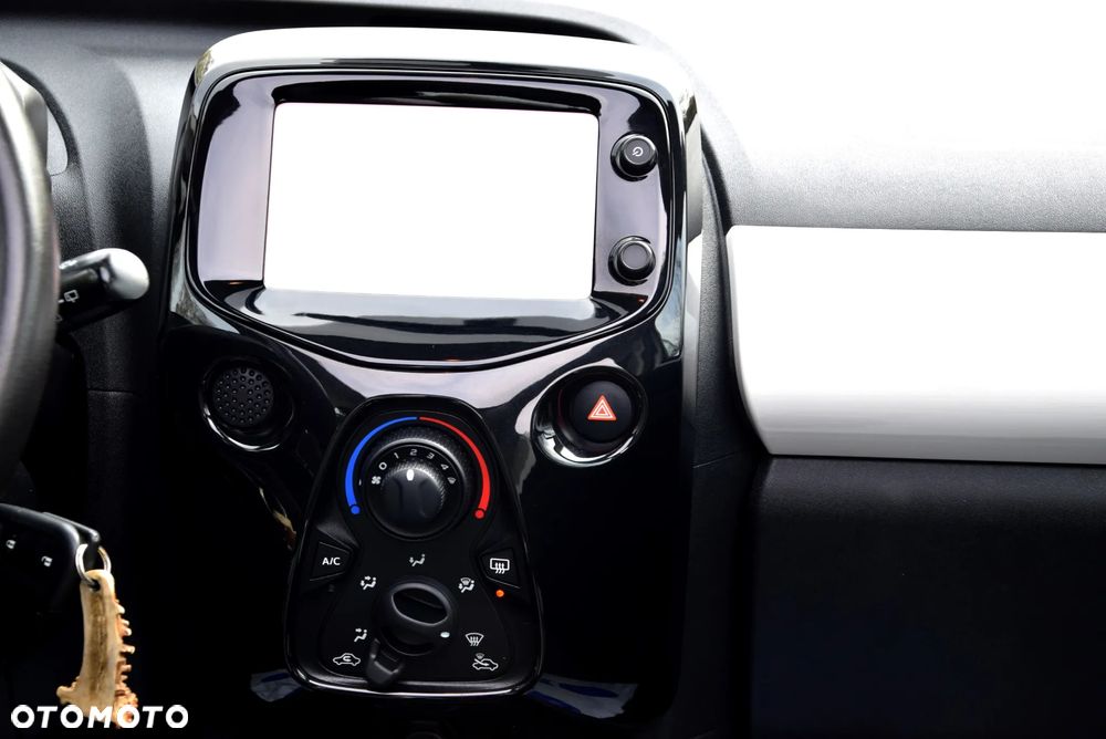 Toyota Aygo x-play - 22