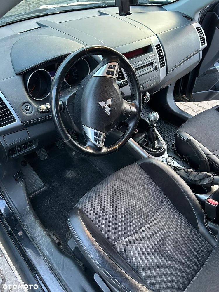 Mitsubishi Outlander 2.0 DID Intense + - 6