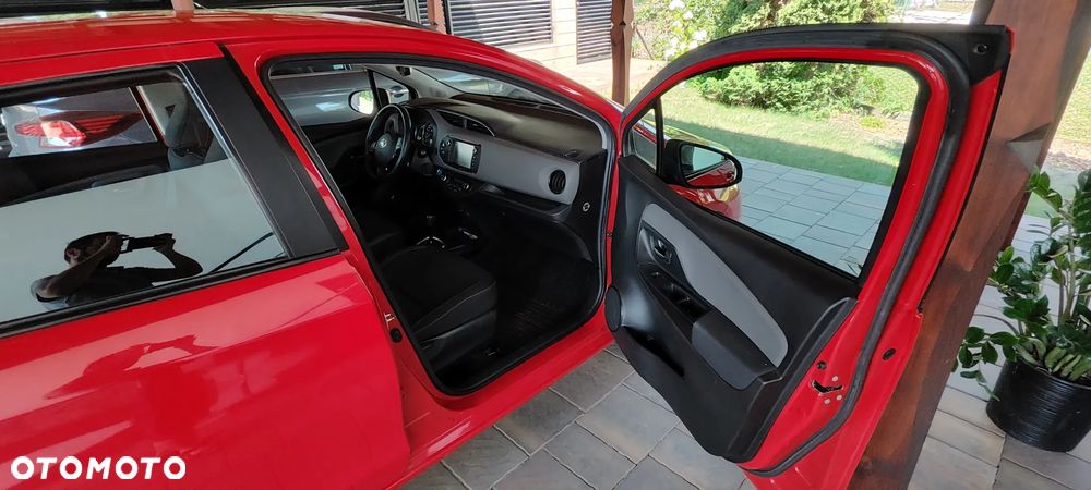 Toyota Yaris Hybrid 100 Premium EU6 - 11