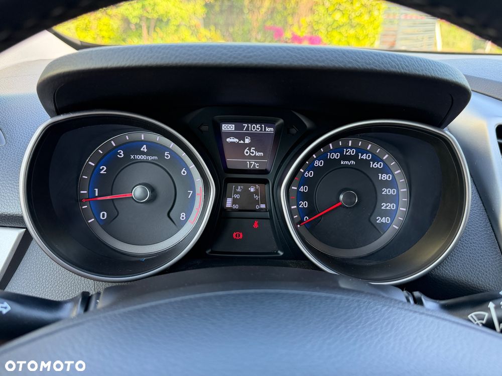 Hyundai i30 blue Kombi 1.4 YES Gold - 12