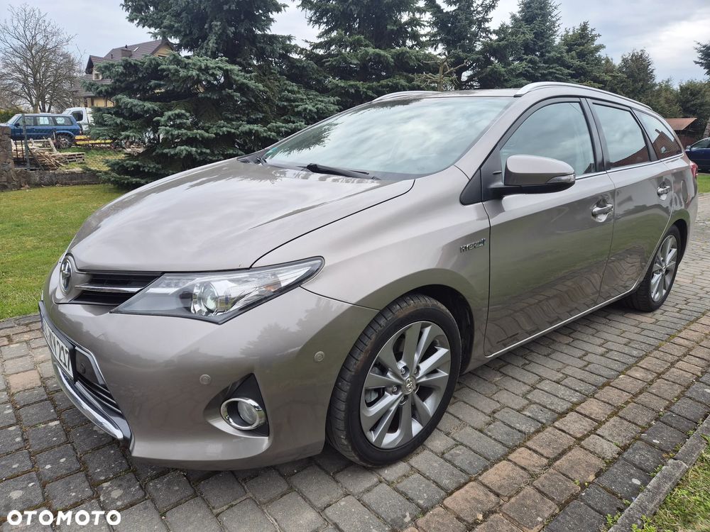 Toyota Auris 1.8 HSD Luna - 2