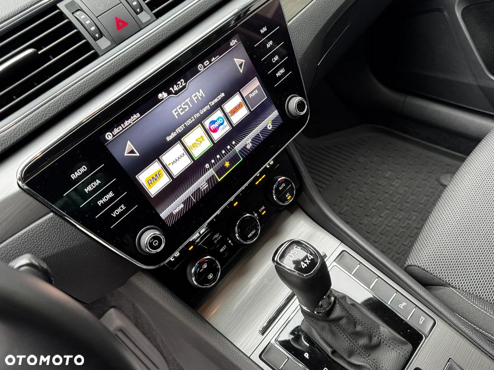 Skoda Superb 2.0 TDI SCR 4x4 Style DSG - 27