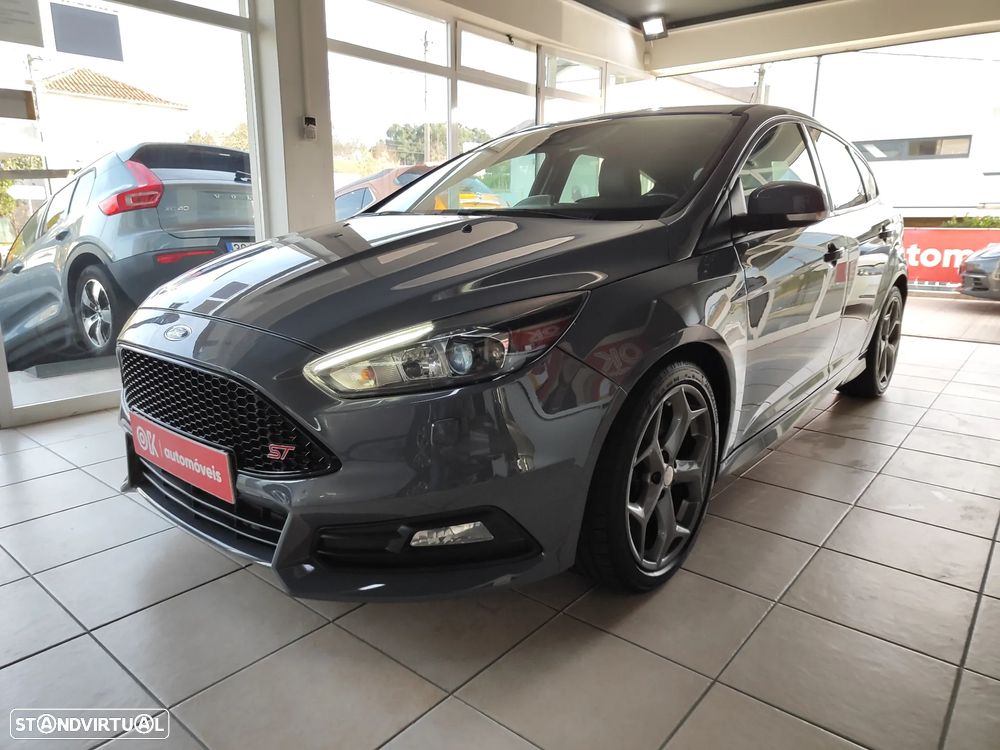 Ford Focus 2.0 EcoBoost ST c/ Pack Pele Desportiva - 6