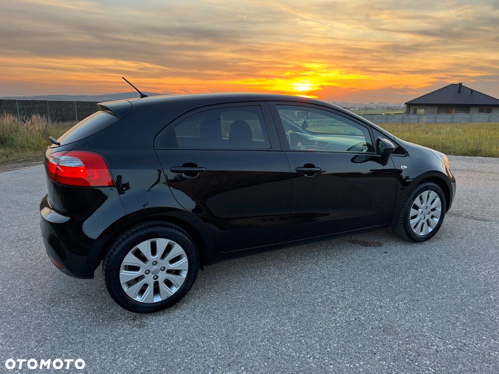 Kia Rio 1.4 Dream Team Edition - 35